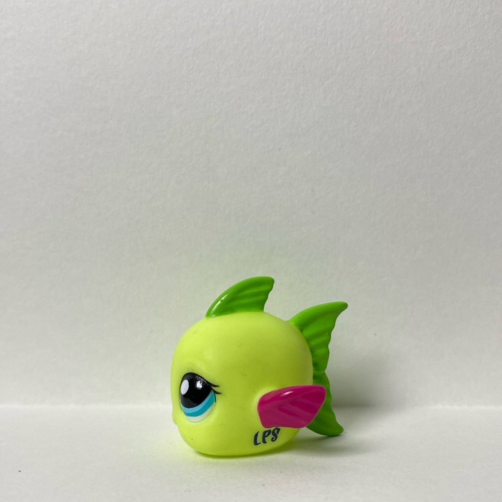 Littlest pet shop green fish